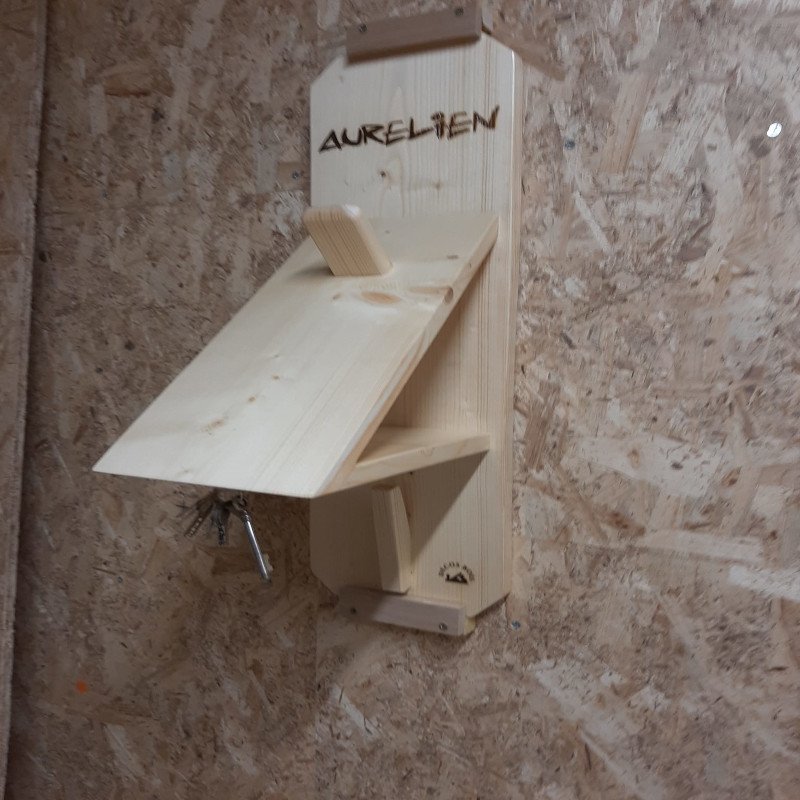 porte casque en bois- decos bois Haironville 55000 meuse (9) porte casque en bois- decos bois Haironville 55000 meuse (9)